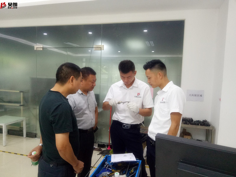 東莞客戶參觀貝朗智能全自動(dòng)彎線機(jī)，連連稱贊！